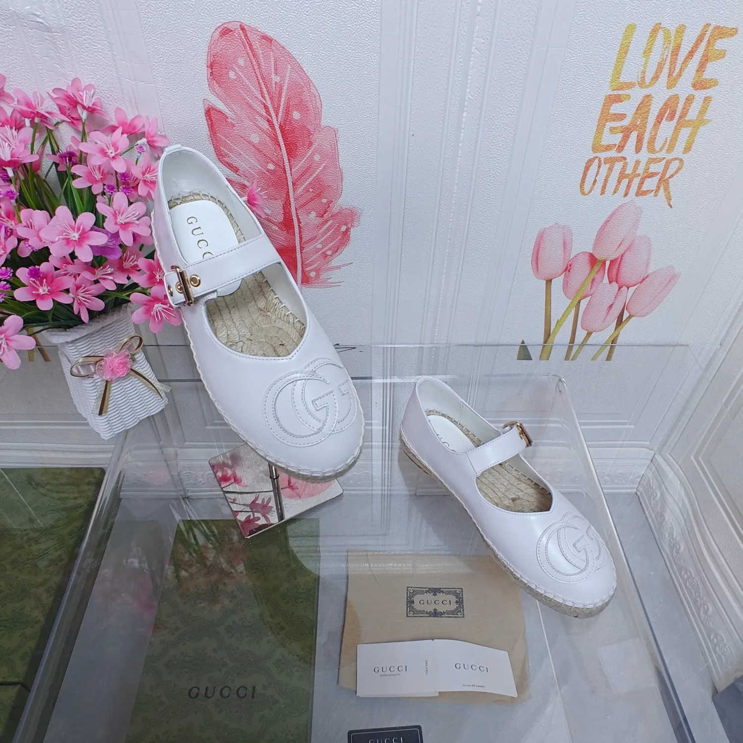 💕💕Factory direct selling price p400💕💕 👏👏👏gucci 25s new fisherman shoes👍👍👍Exclusive 🌹🌹Original one-piece outsole molding, original one-to-one molding, environmentally friendly imported sheepskin upper, sheepskin lining👍original shape, comfortable and breathable to wear, Code number 35-40 (codes 34, 41, and 42 can be customized, non-refundable)